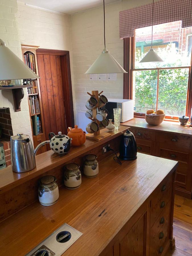 Yass Central Bed & Breakfast Екстер'єр фото